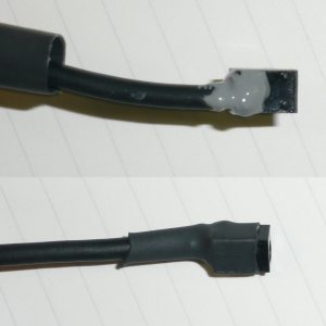 5V電源とコネクターはUSBハブに使っていた物を流用。エポキシで固めて、熱収縮チューブを被せる。