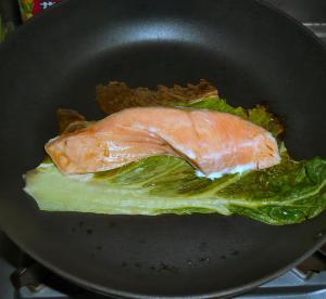 焼き魚は下に野菜を敷いてゆっくり蒸す